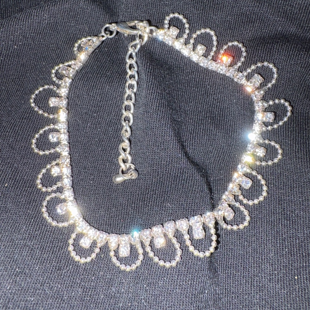 Sparkling Silver Scalloped Rhinestone Anklet – Adjustable Crystal Bracelet